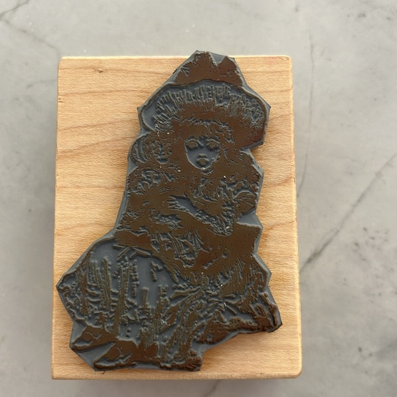 Victorian girl with doll rubber stamp - Picture 2 of 3